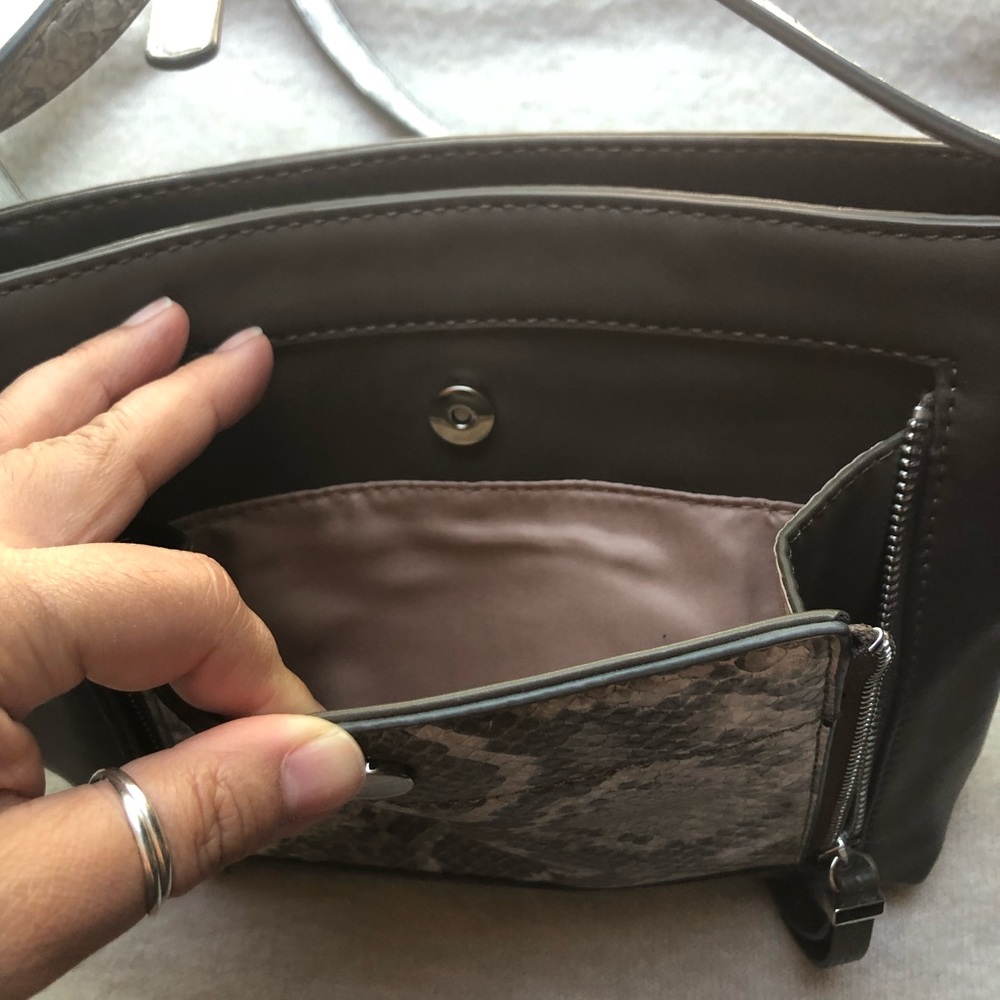 🌸Nine West Crossbody Bag 🌸 - Picture 7 of 16